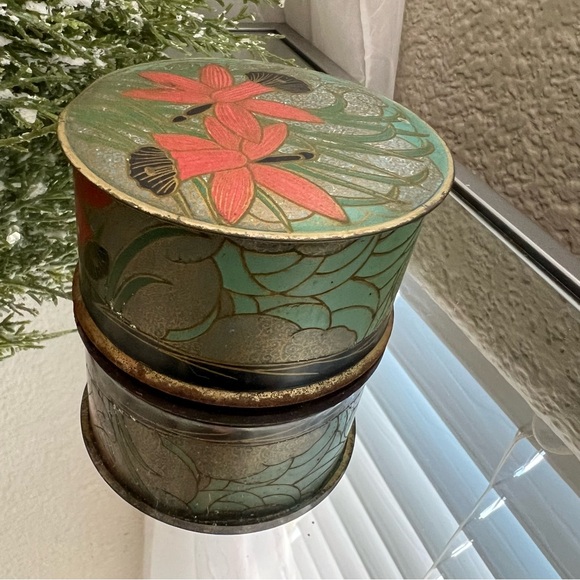 🌺 Set of 2 Antique French Art Deco Powder Boxes Perfume Made in France - Picture 10 of 11